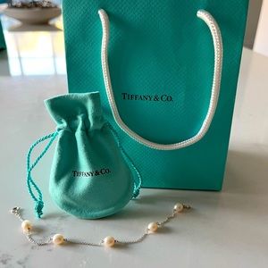 Genuine Tiffany Sterling Silver Freshwater Pearl Bracelet (Excellent Condition)